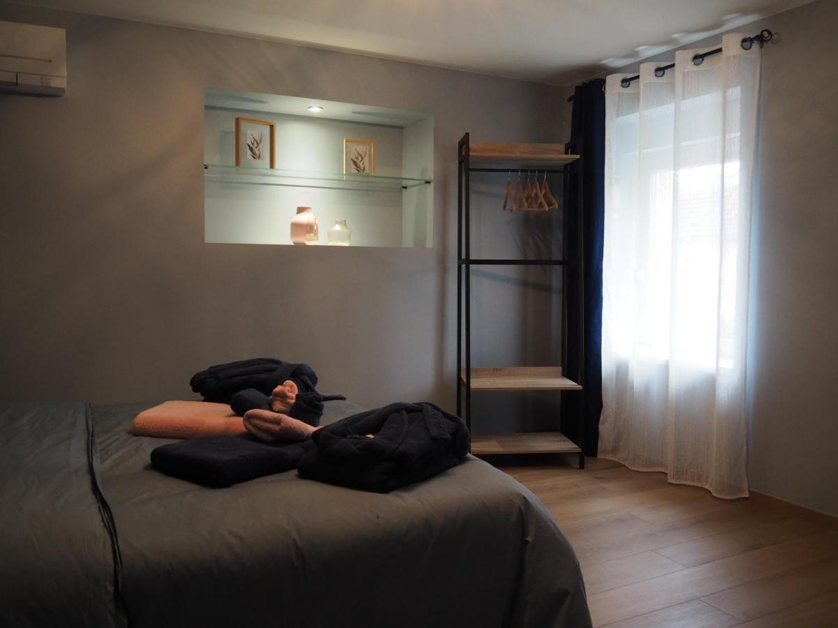 Gite Le Renouveau Avec Jacuzzi Privatif Laveline Exteriör bild